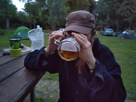 A: Poznáte kdo mi tu upíjel pivo? :)