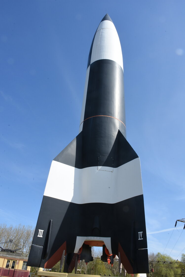 V2