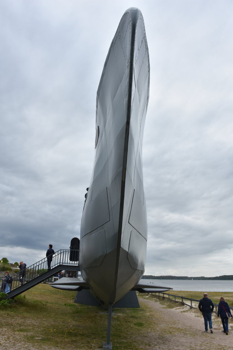 U-995