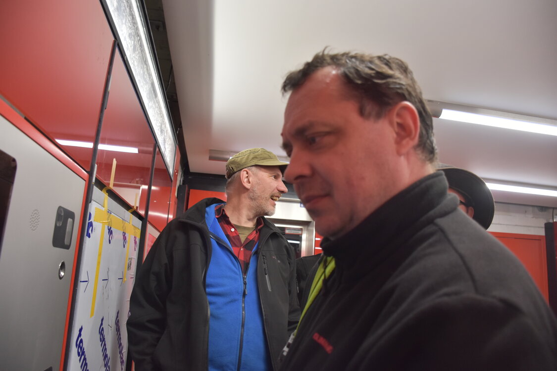 Nákup jízdenek na metro.