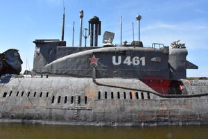 U-461 z boku.