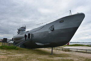 U-995