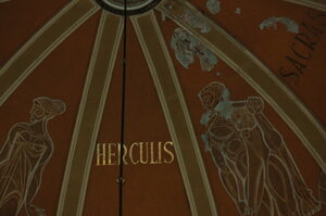 Detail stropu nádraží v Baile Herculane