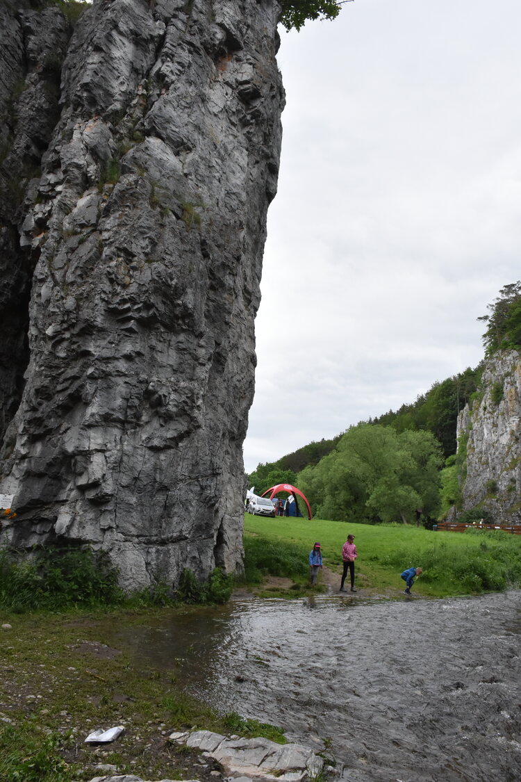 Sloup - skála Hřebenáč.